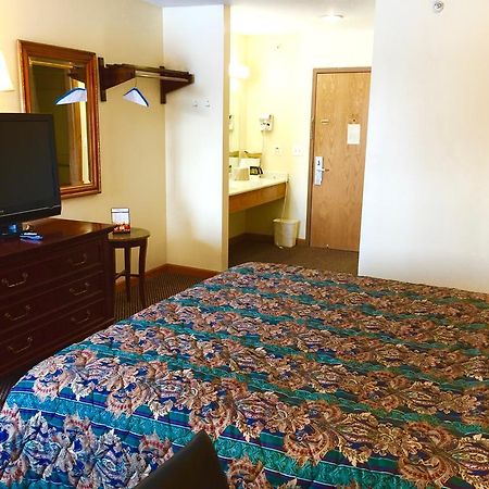 Executive Inn And Suites Waukegan Bagian luar foto